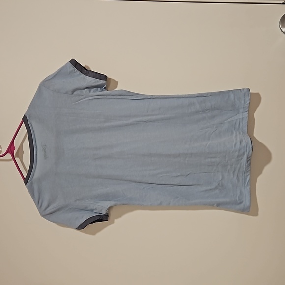 DISNEY  Alice in Wonderland Light blue short sleeve graphic tee Large EUC - Picture 3 of 4